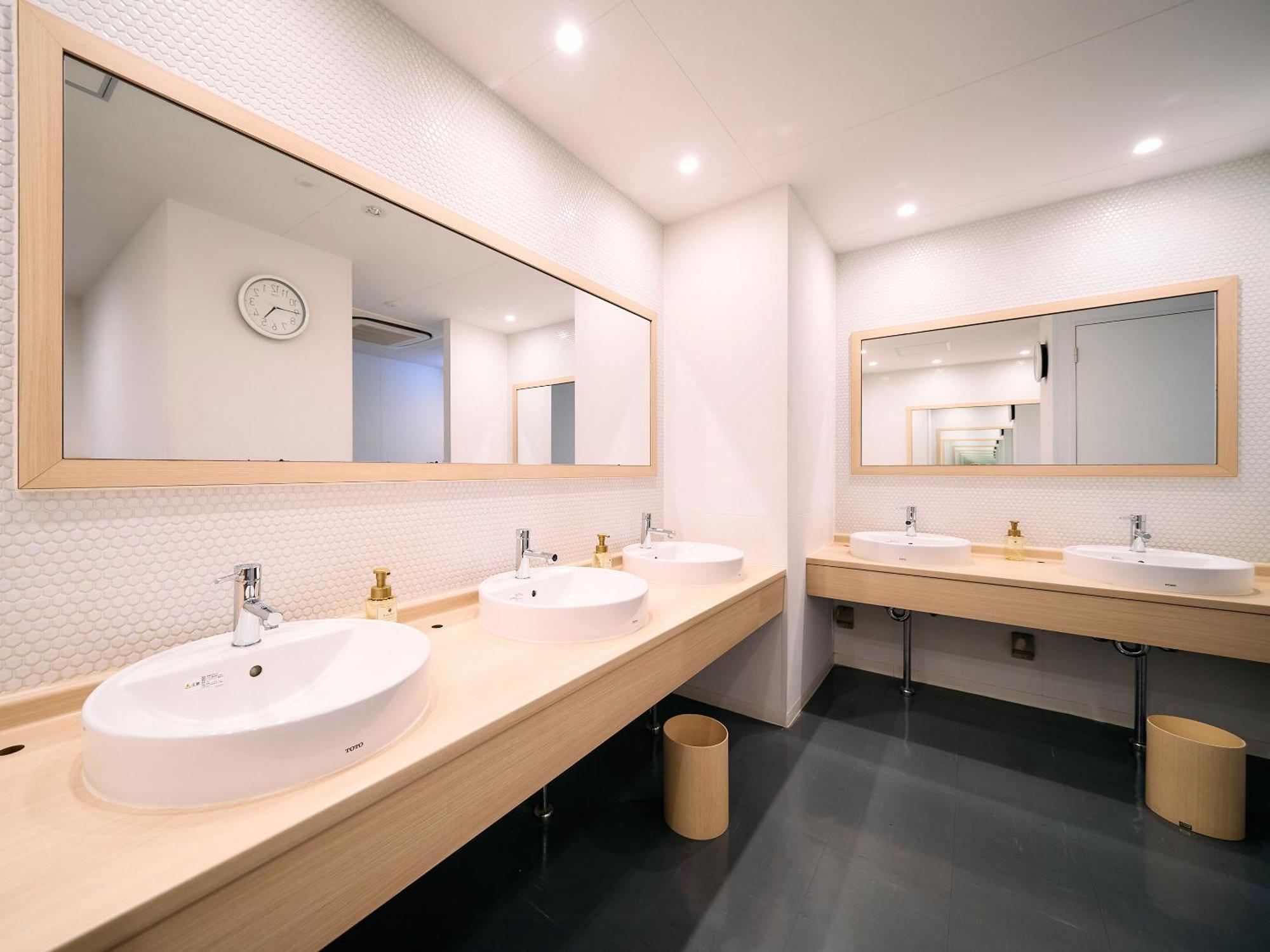 Hotel Plus Hostel Tokyo Kawasaki Kawasaki  Bagian luar foto